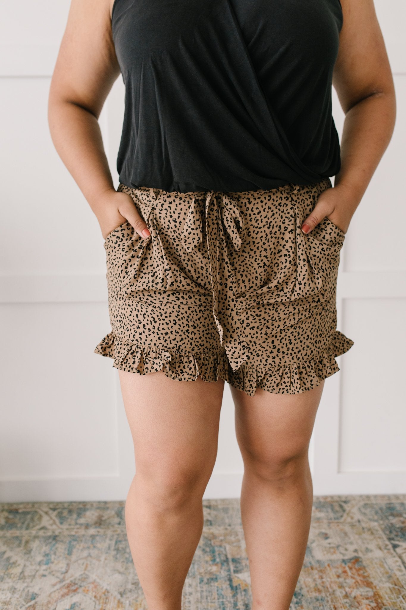 Short Leash Ruffled Shorts In Taupe