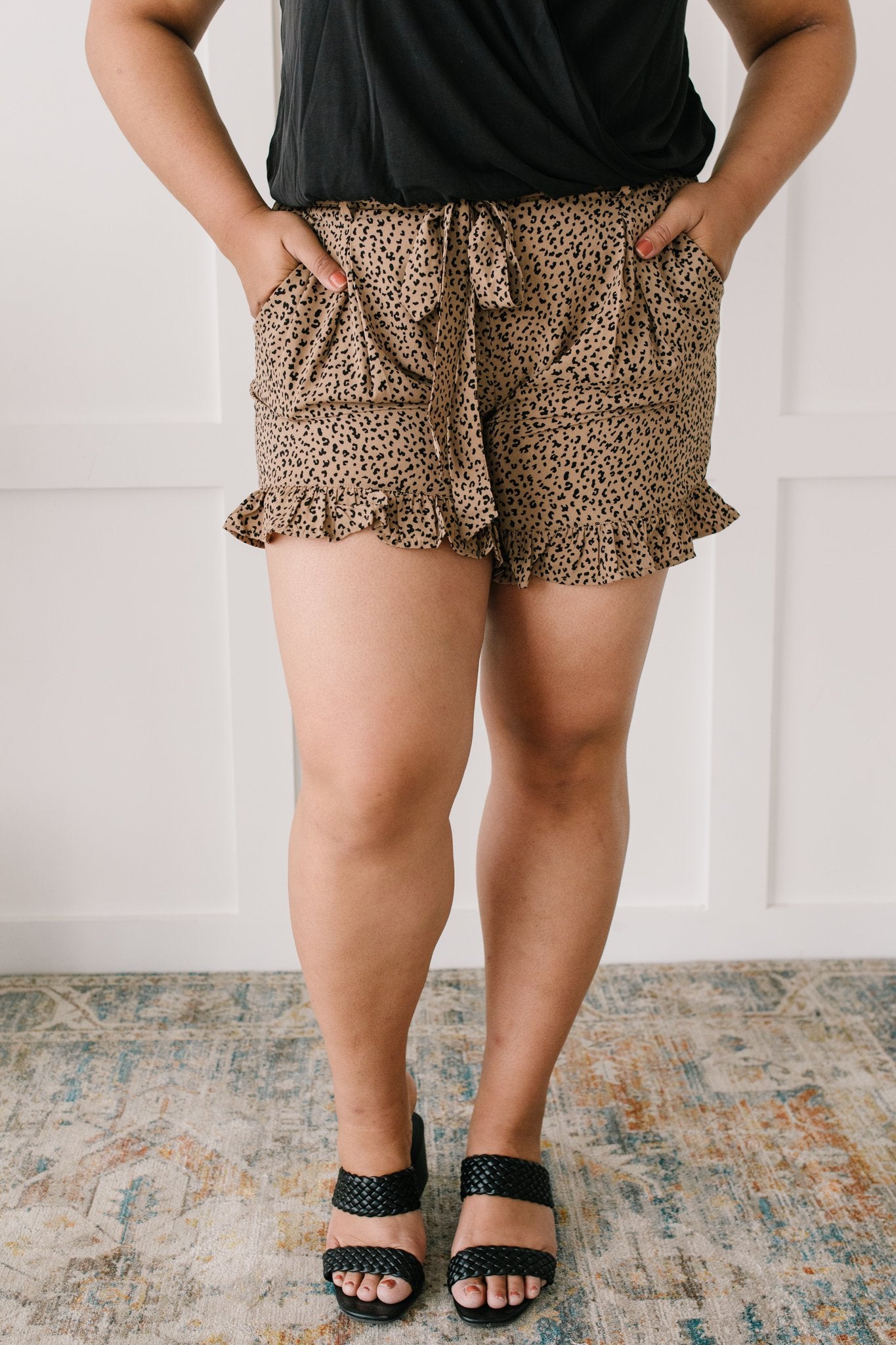 Short Leash Ruffled Shorts In Taupe