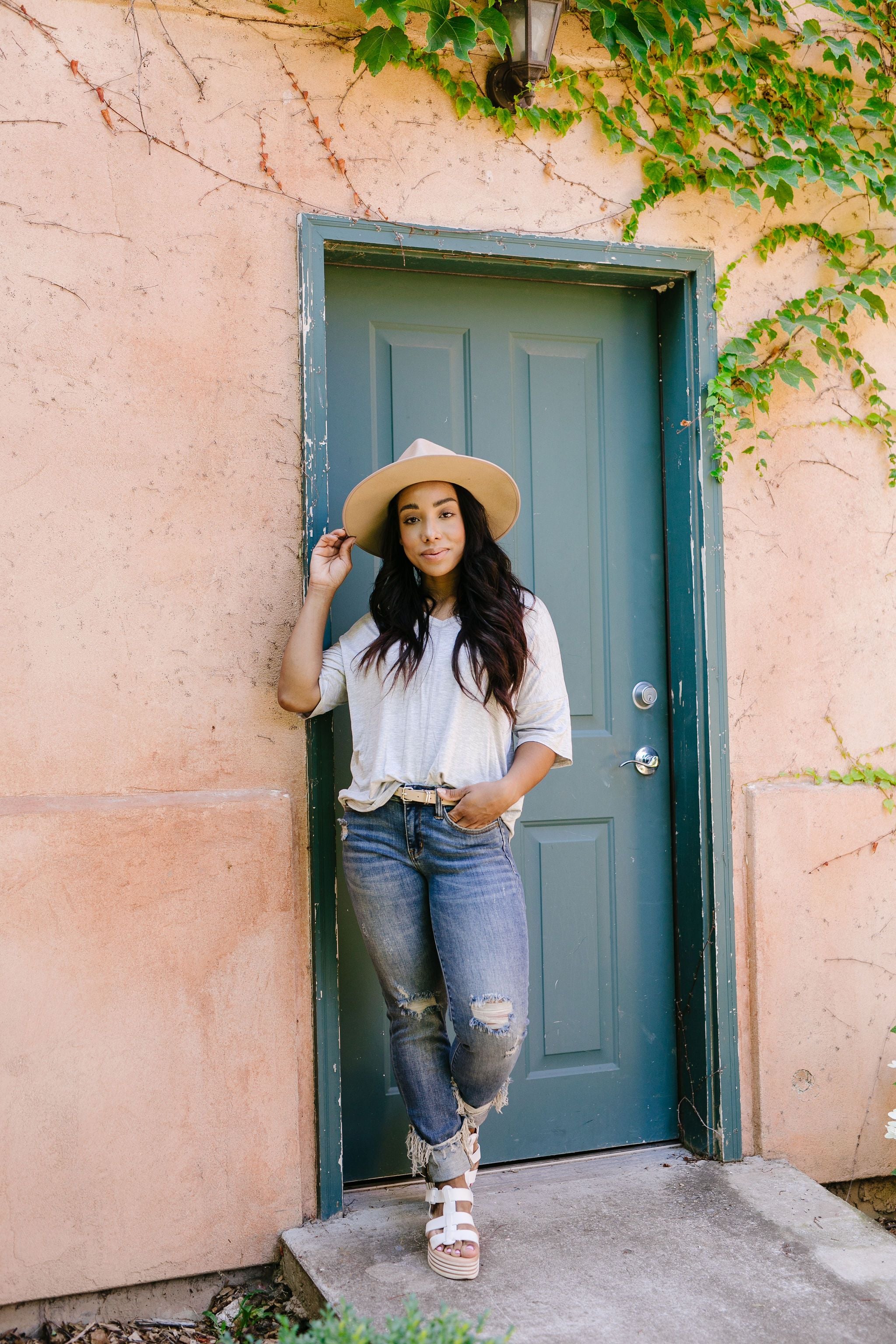 Top Stitch V-Neck In Heather Gray