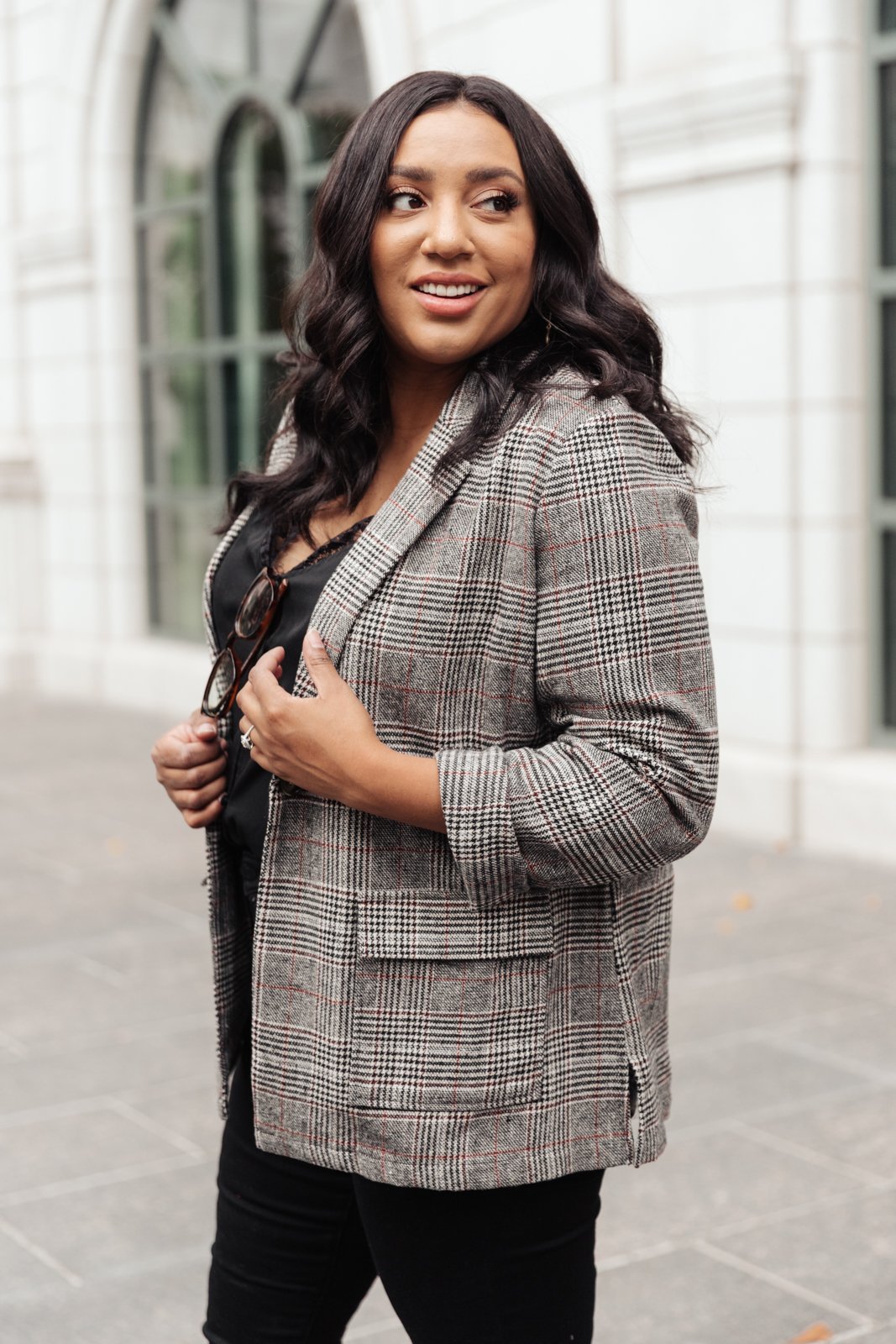 Feminine Boyfriend Blazer in Plaid