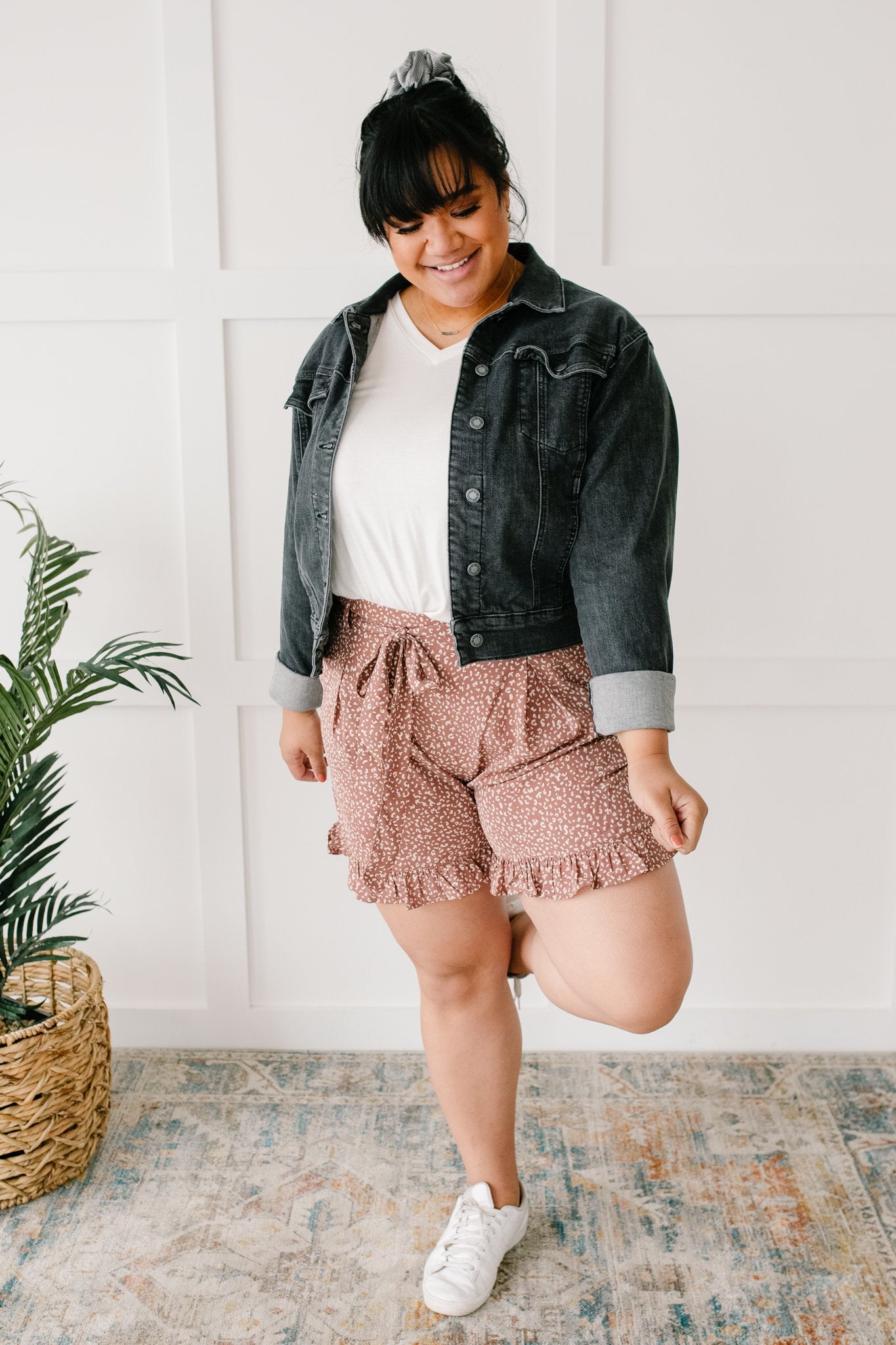 Short Leash Ruffled Shorts In Mauve