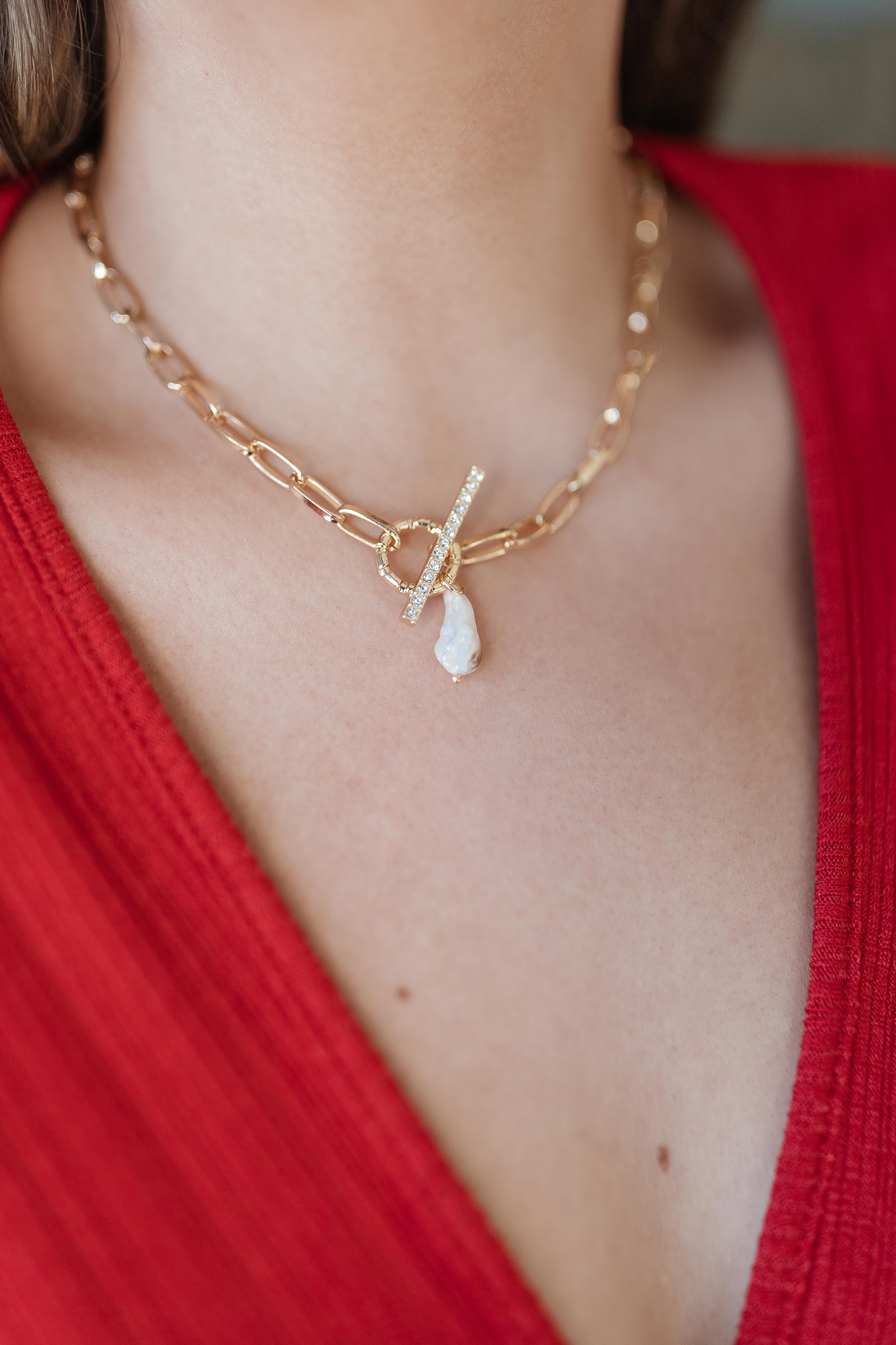 The Pearl Pendant Necklace