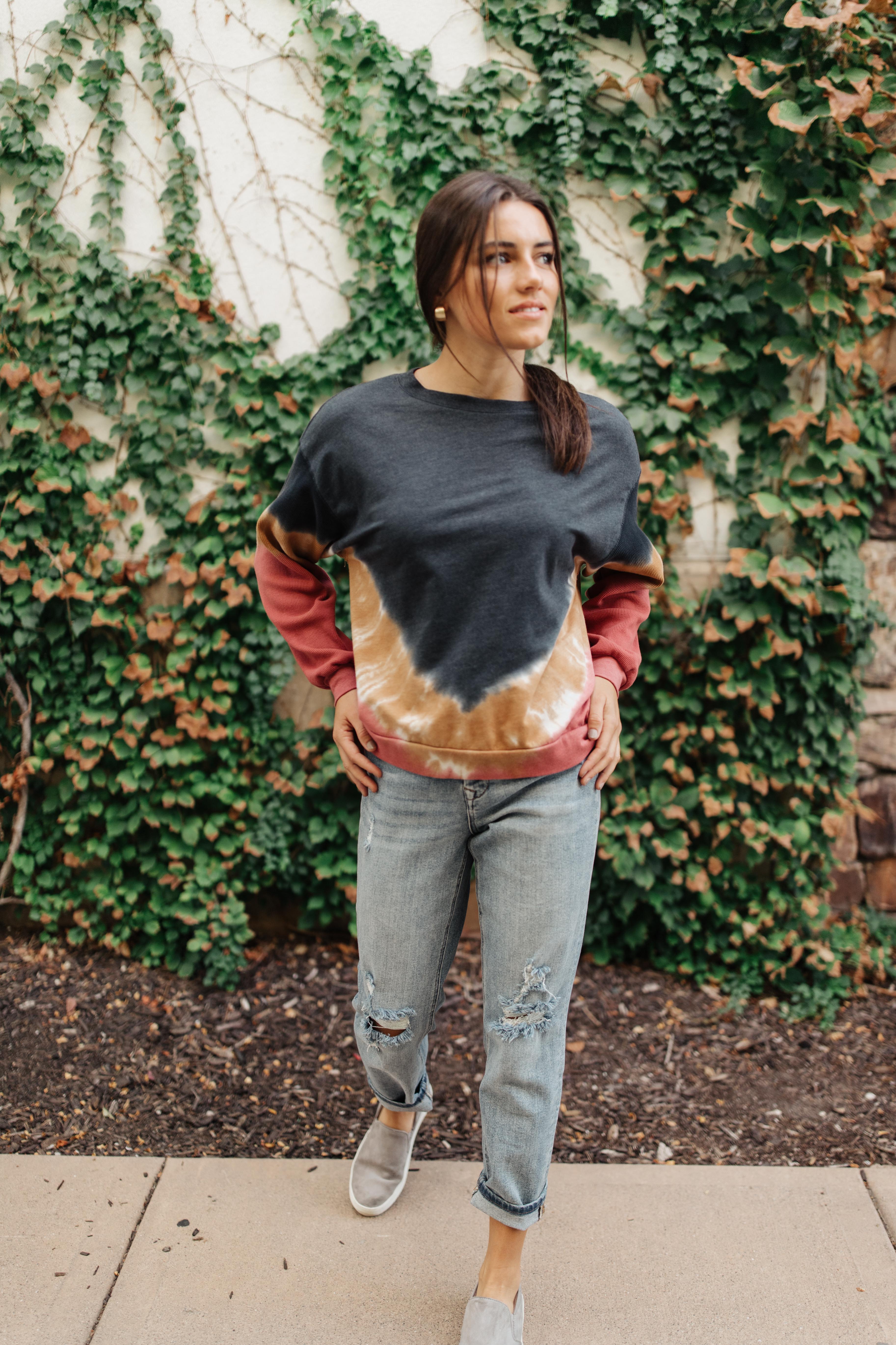 Tie Dye Chevron Pullover In Blue