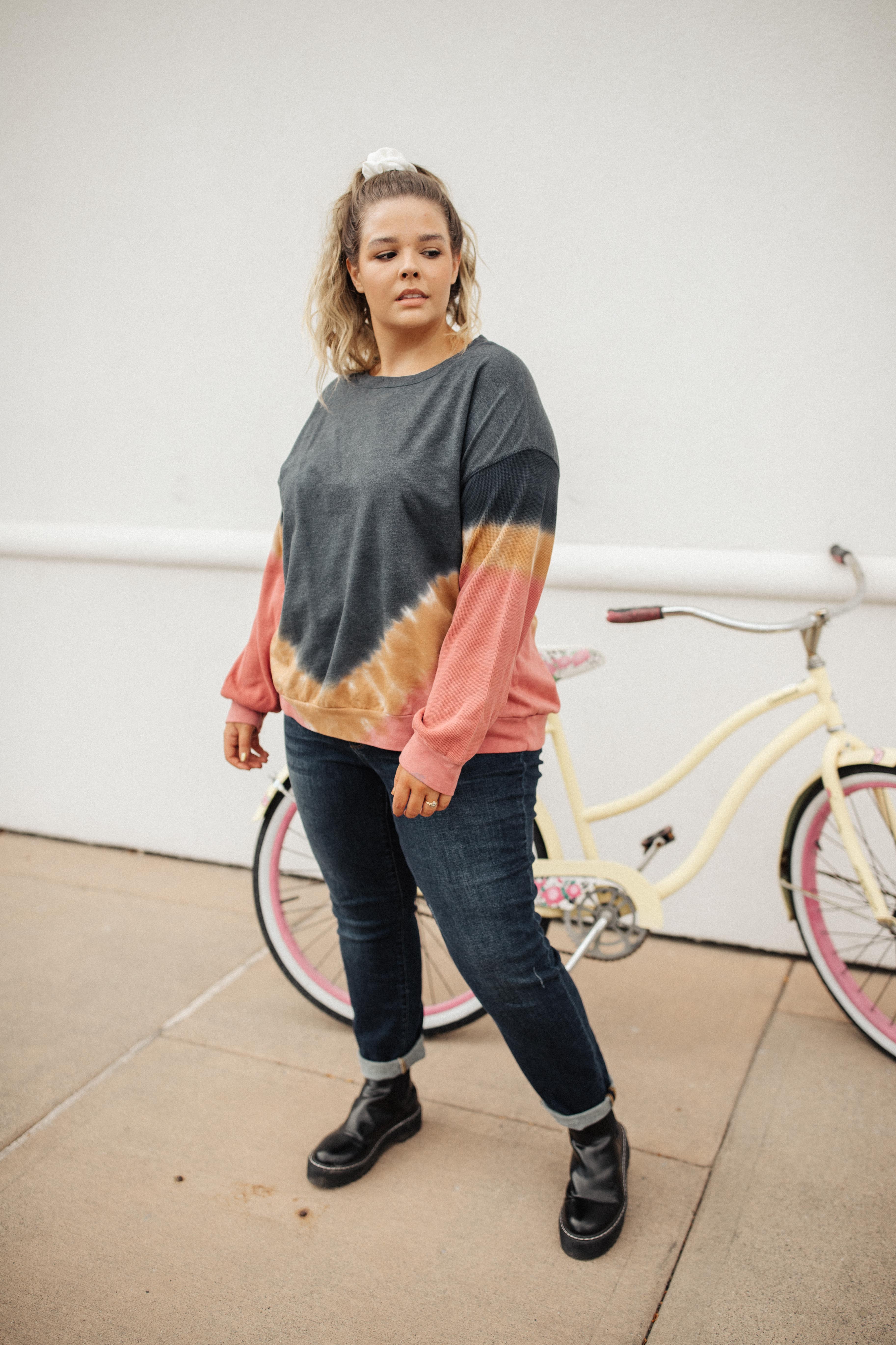 Tie Dye Chevron Pullover In Blue