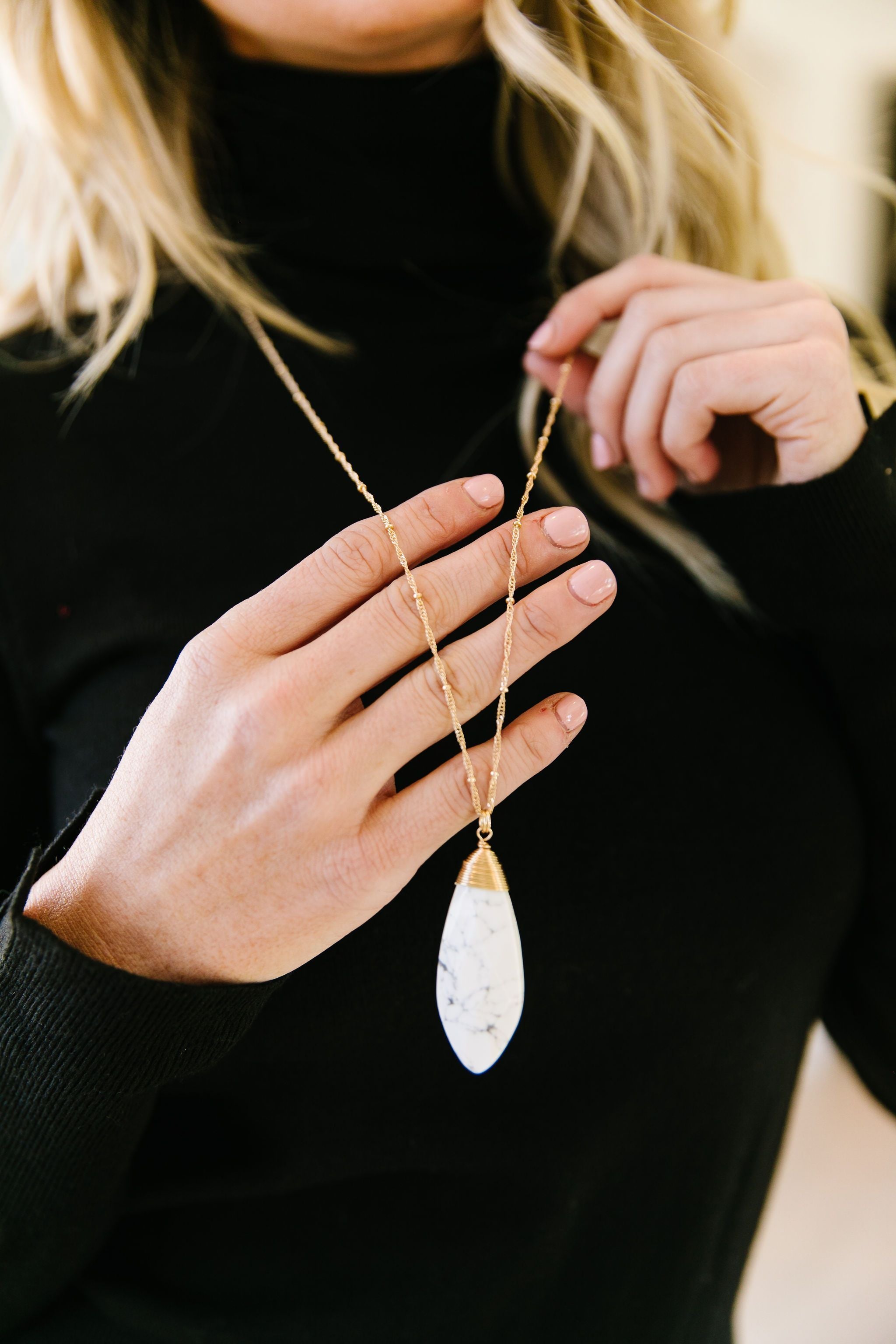 Au Naturel Stone Pendant In Howlite White