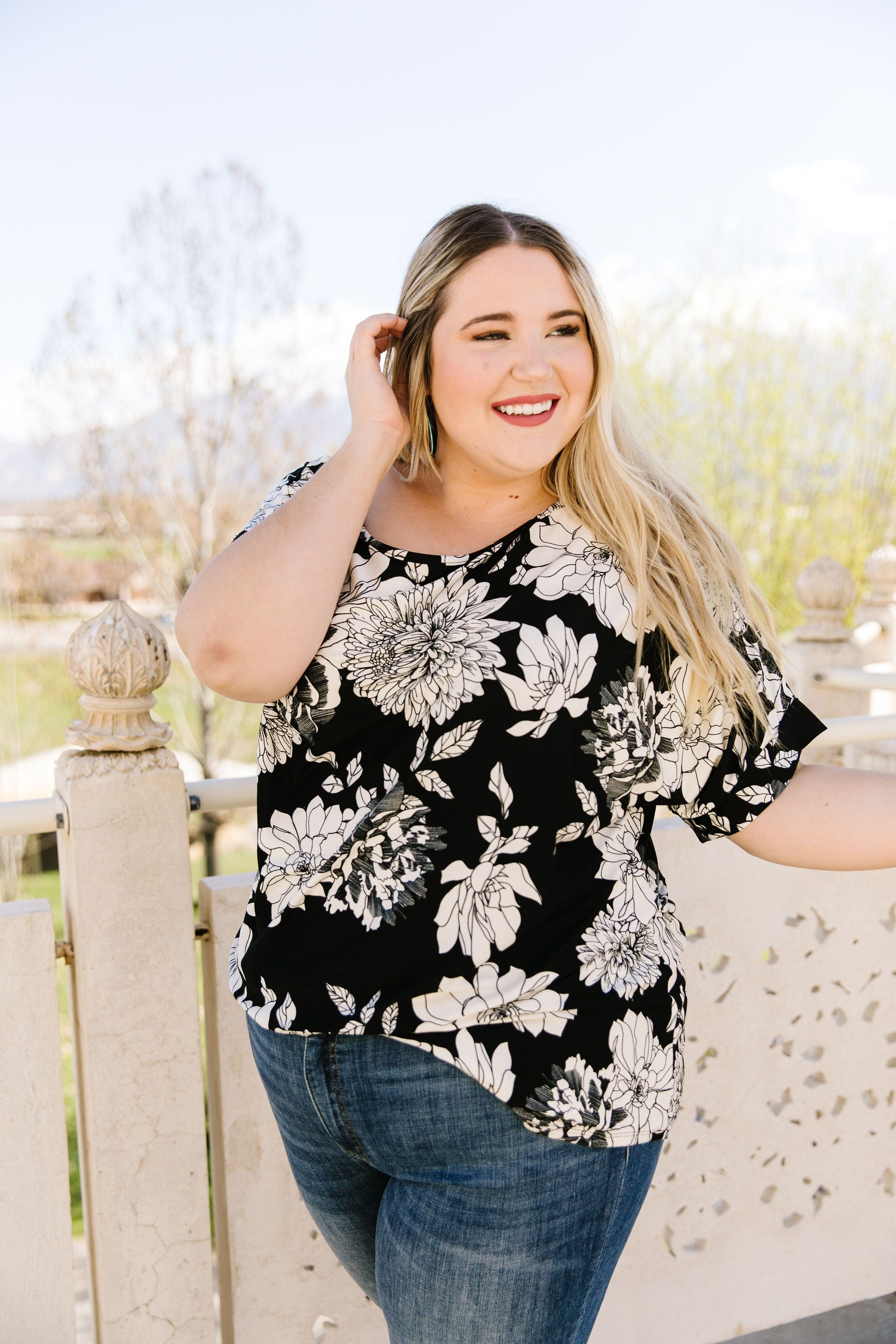 Black & White Flower Garden Top