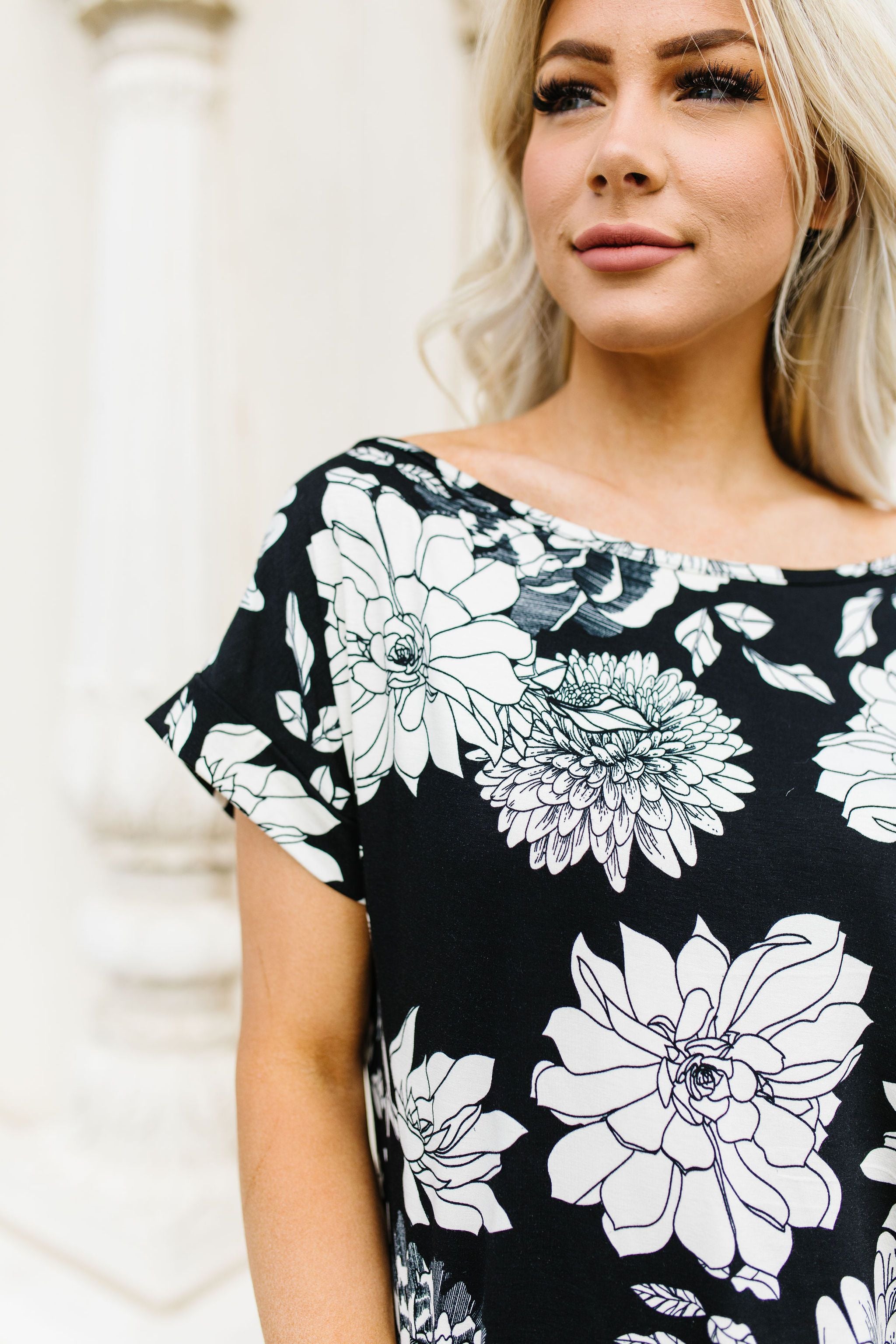 Black & White Flower Garden Top