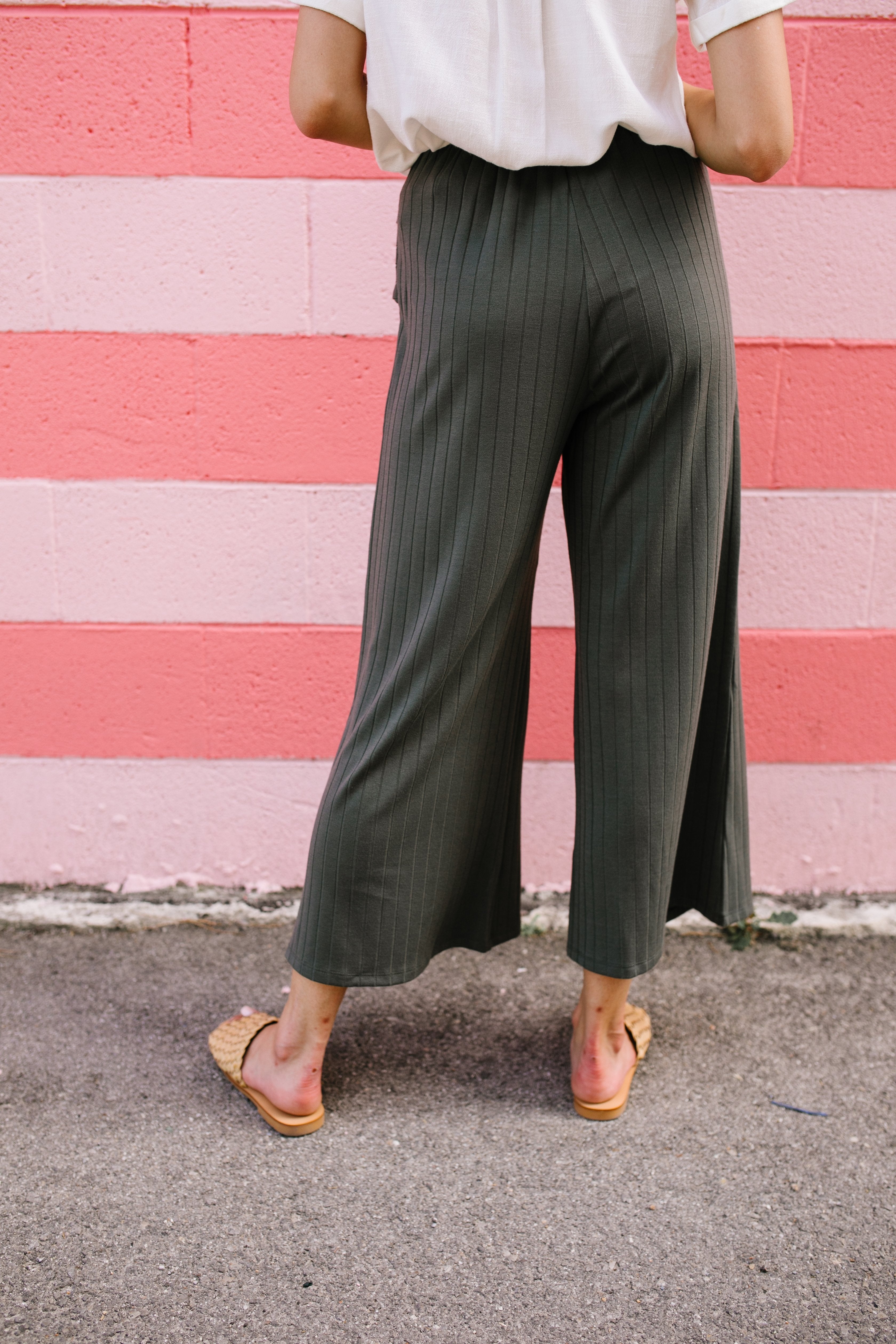 Casual Stroll Cropped Pants