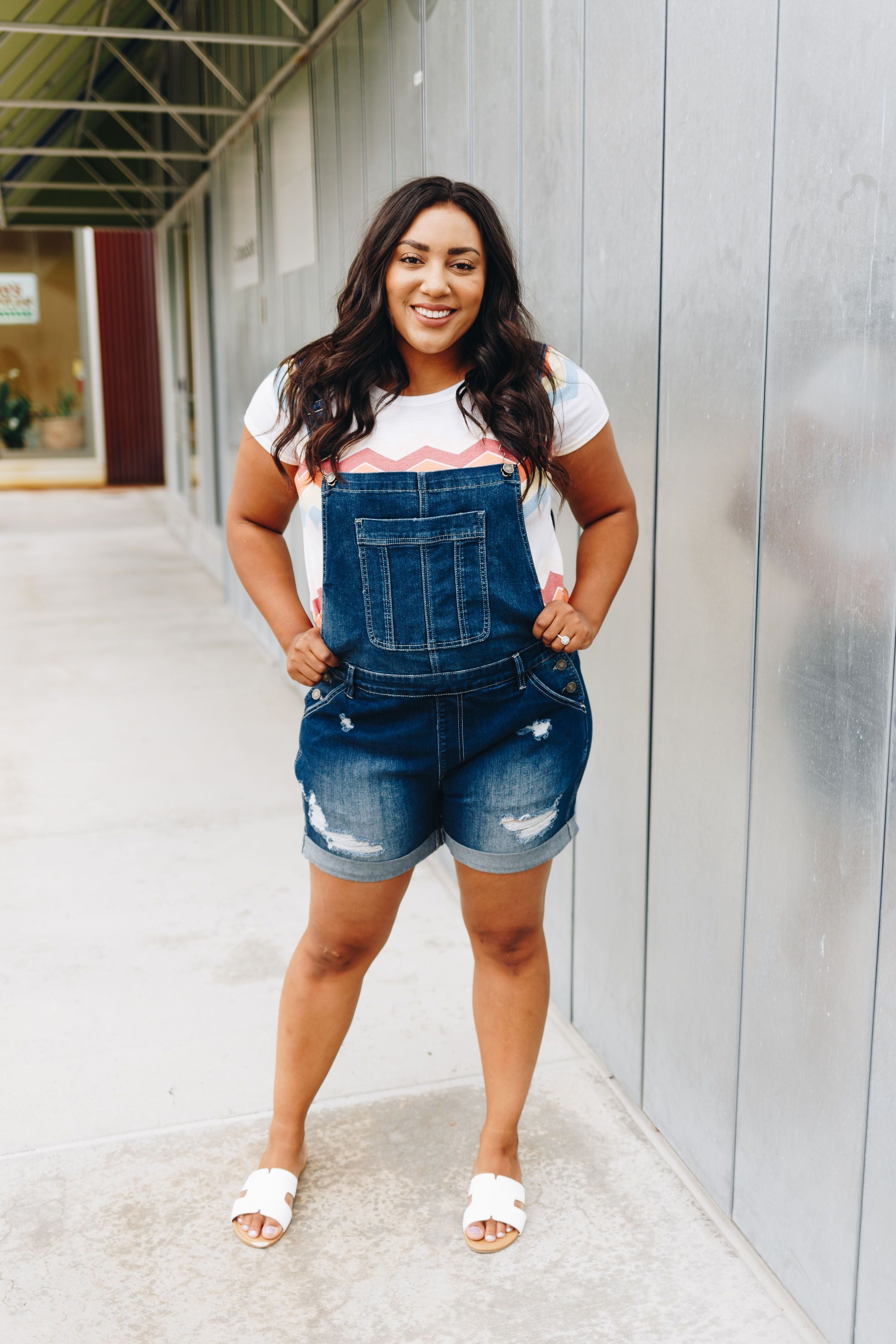 Daisy Denim Distressed Shortalls In Dark Wash