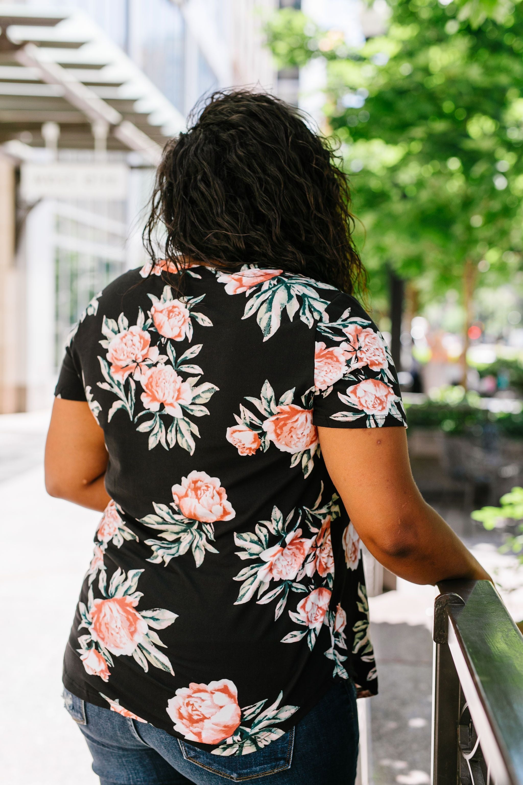 Fleur V-neck Tee