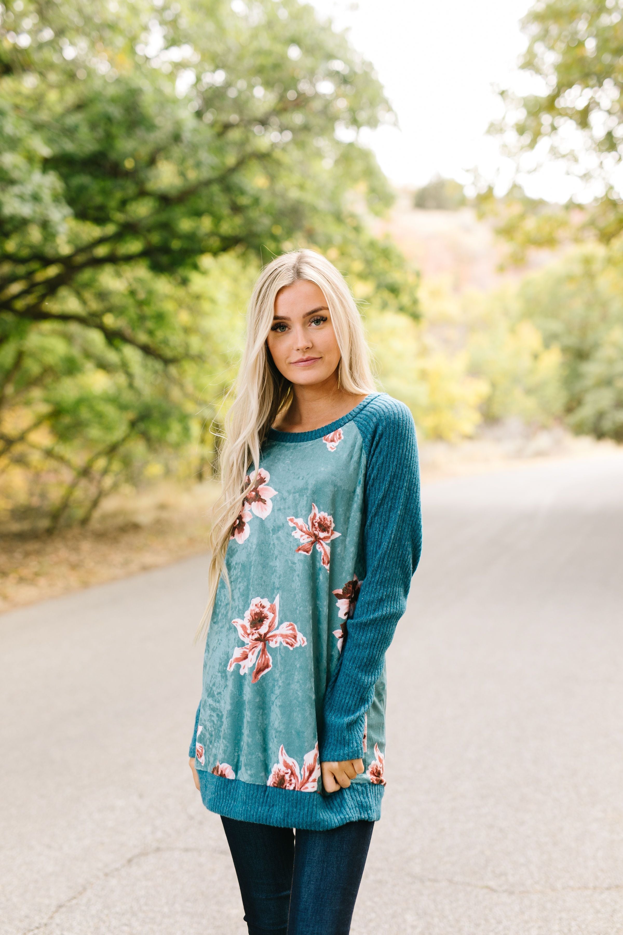 Flowery Velvet Raglan Top In Teal