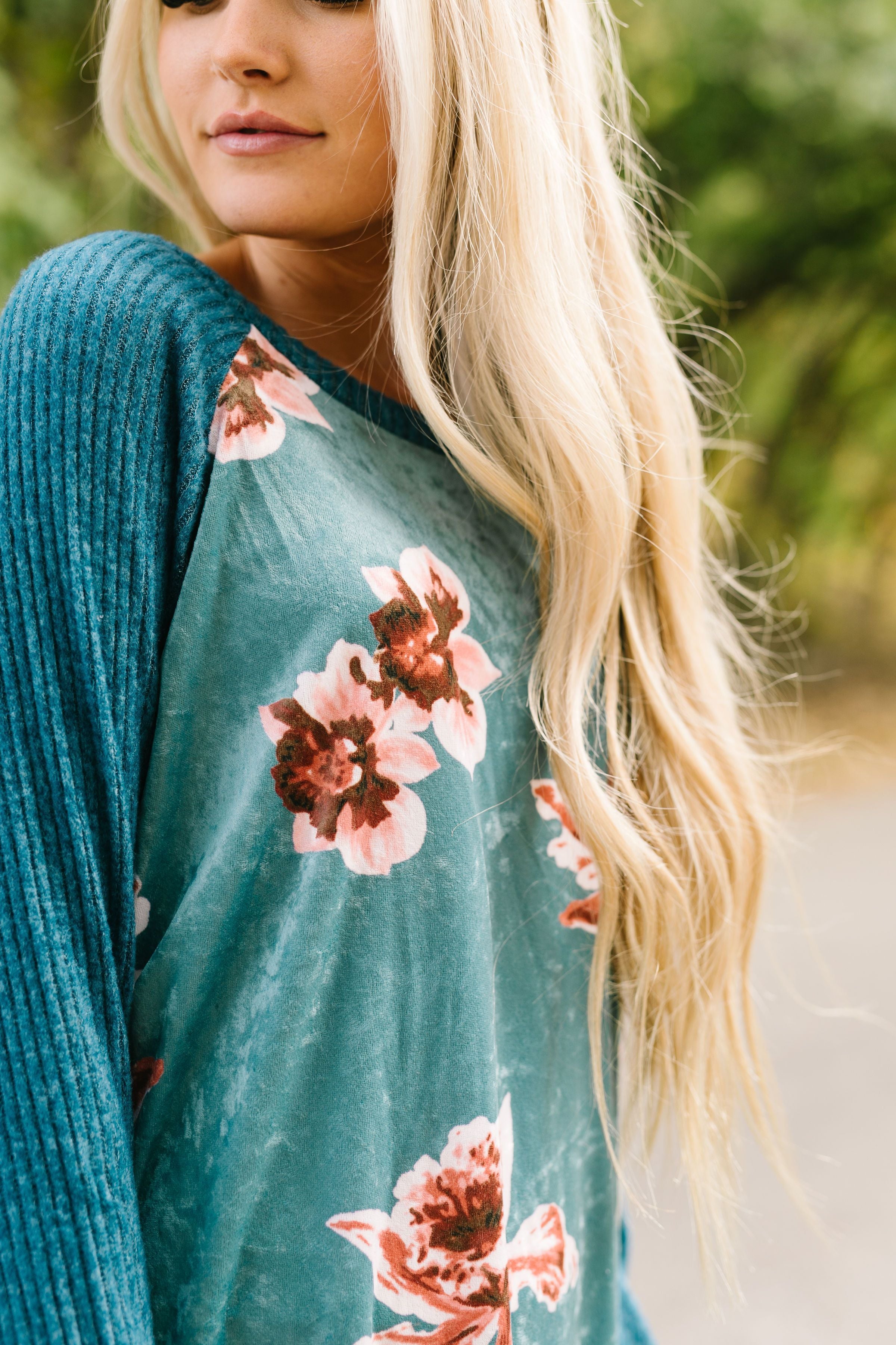 Flowery Velvet Raglan Top In Teal