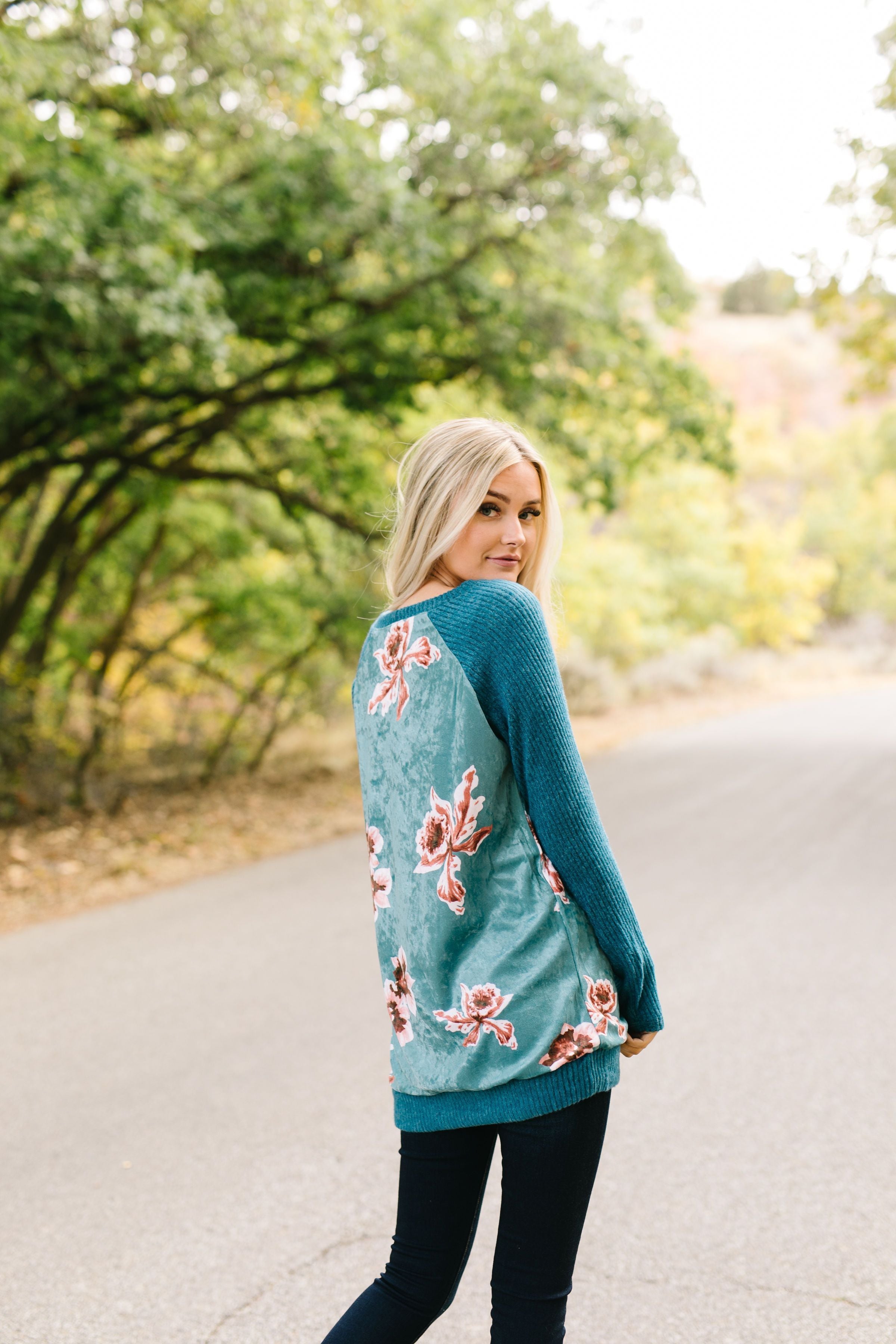 Flowery Velvet Raglan Top In Teal