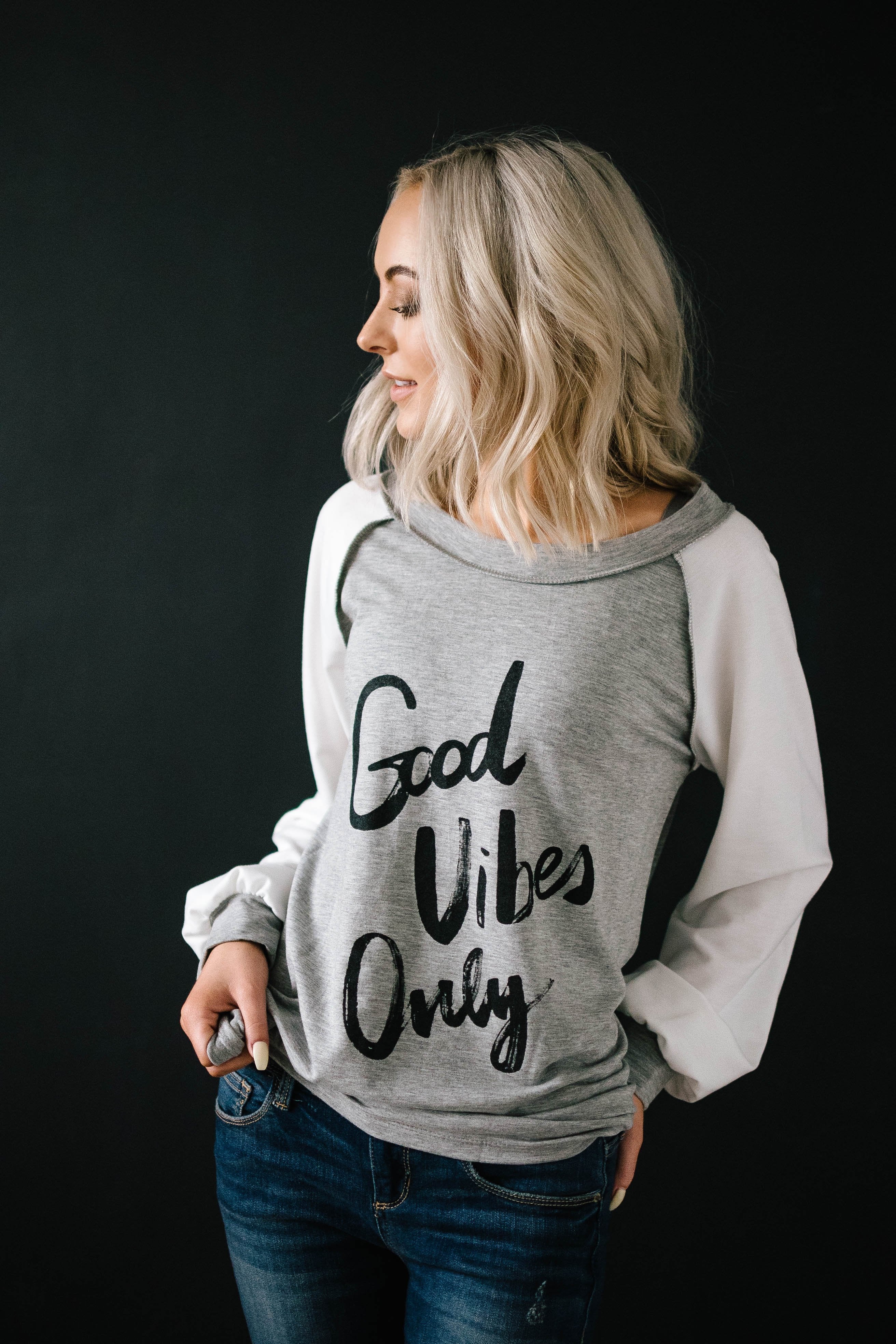 Good Vibes Top in Gray