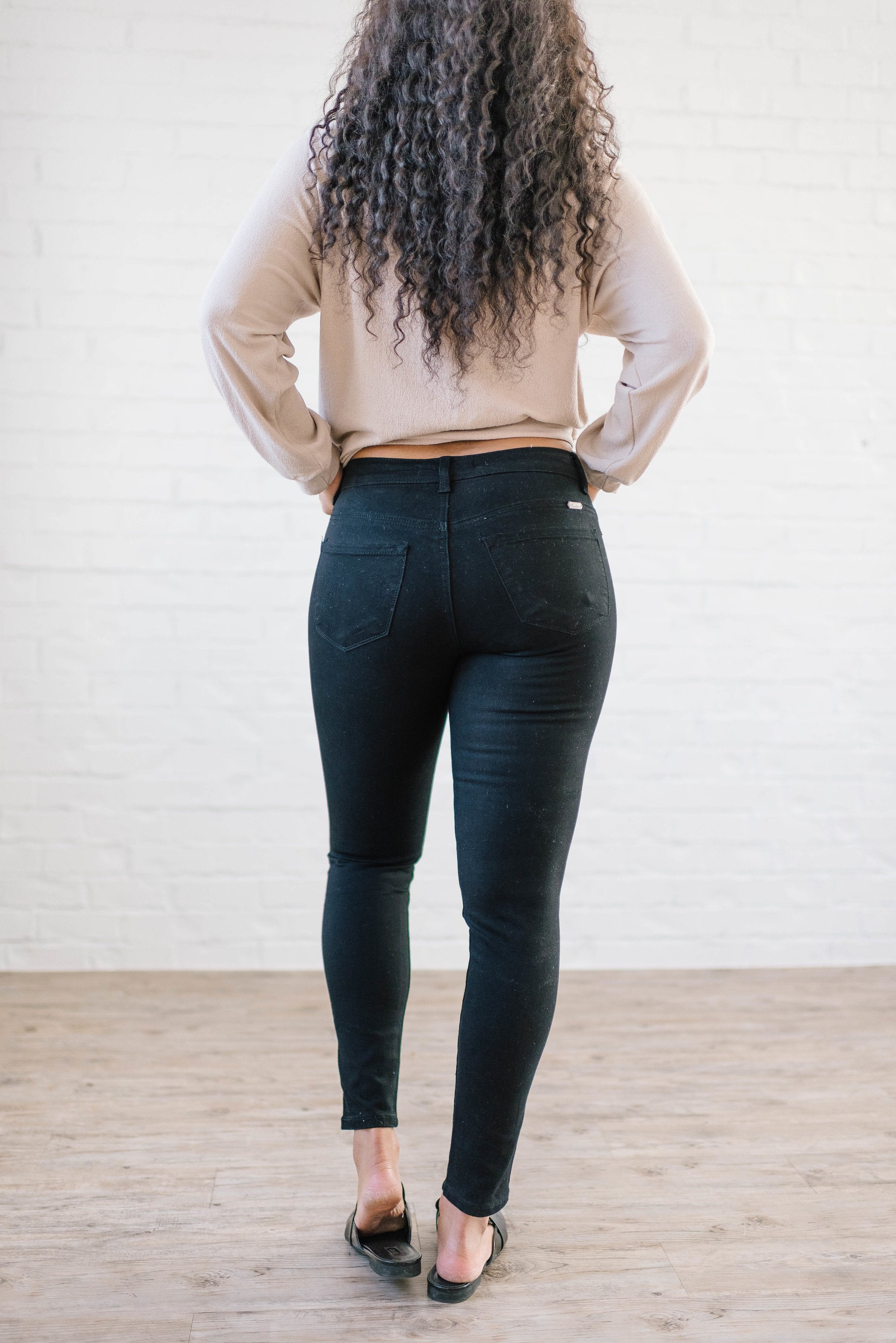 High Rise Skinny Jeans in Black