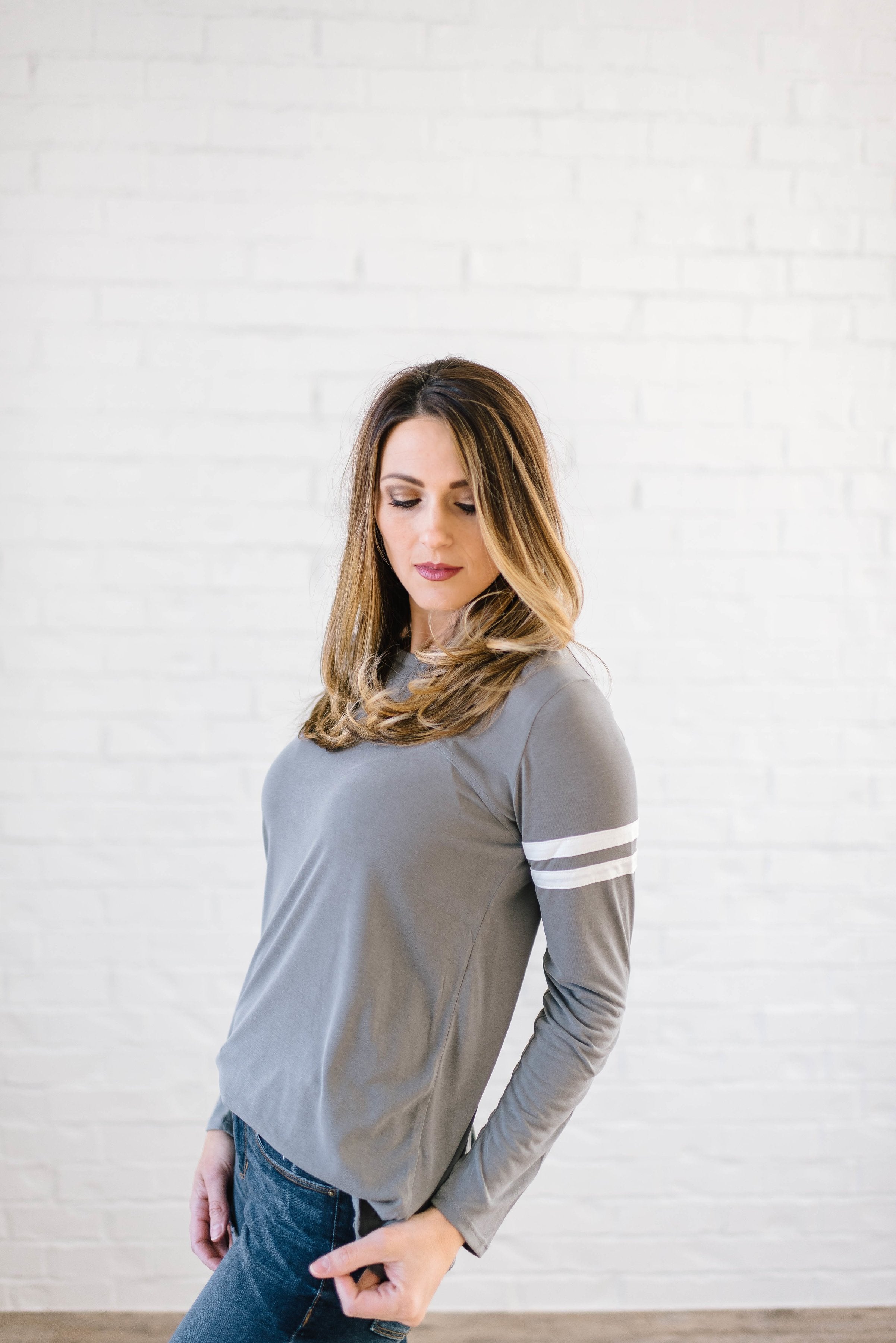 Janie Stripes Long Sleeve Tee in Light Gray