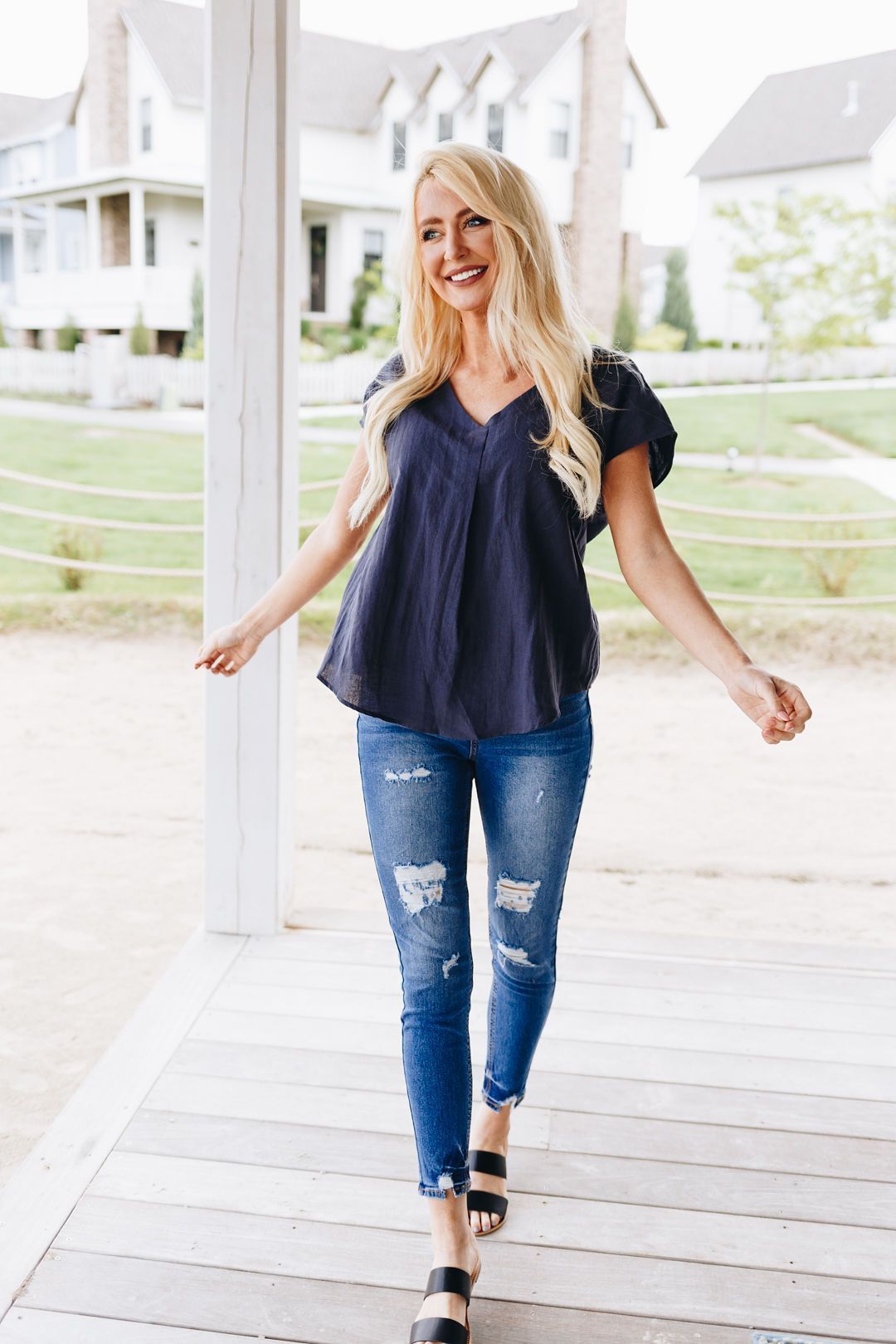 Laidback Linen V-Neck In Navy