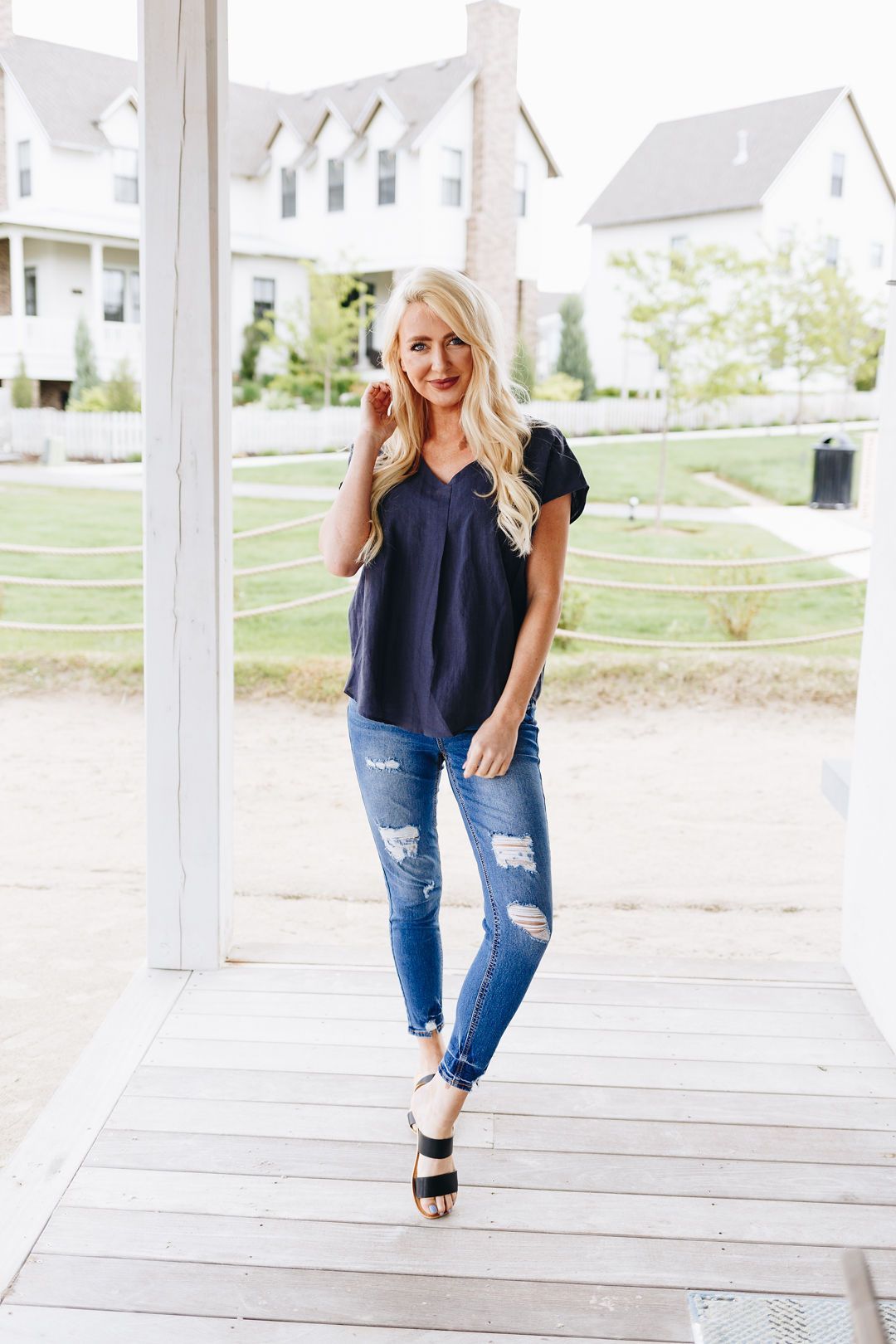 Laidback Linen V-Neck In Navy