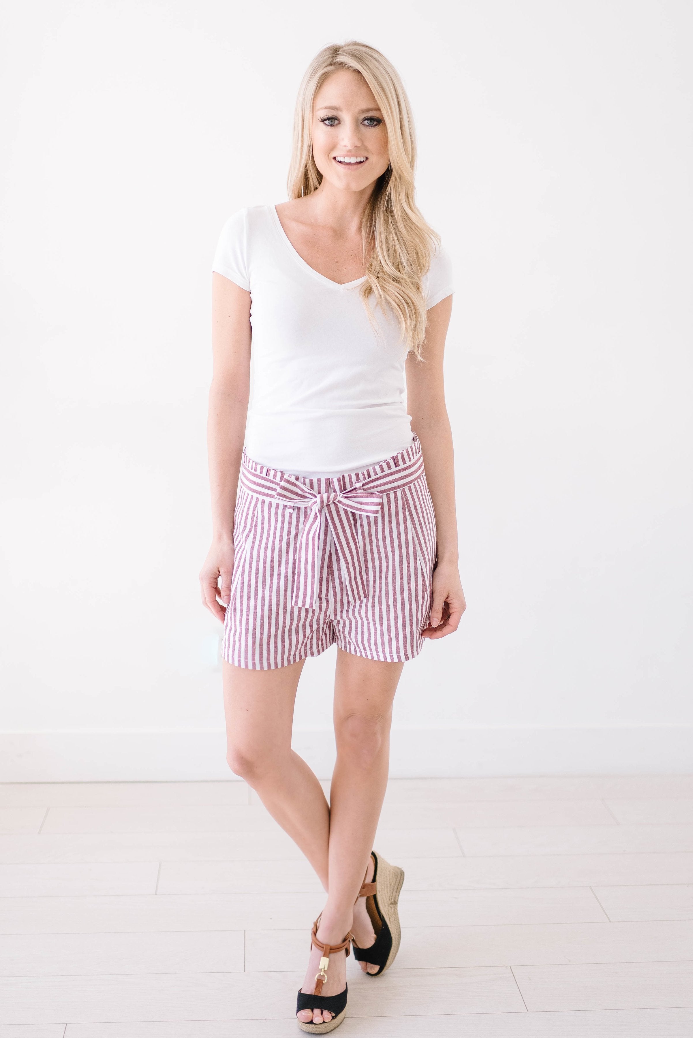 Lakeside Linen Shorts In Red