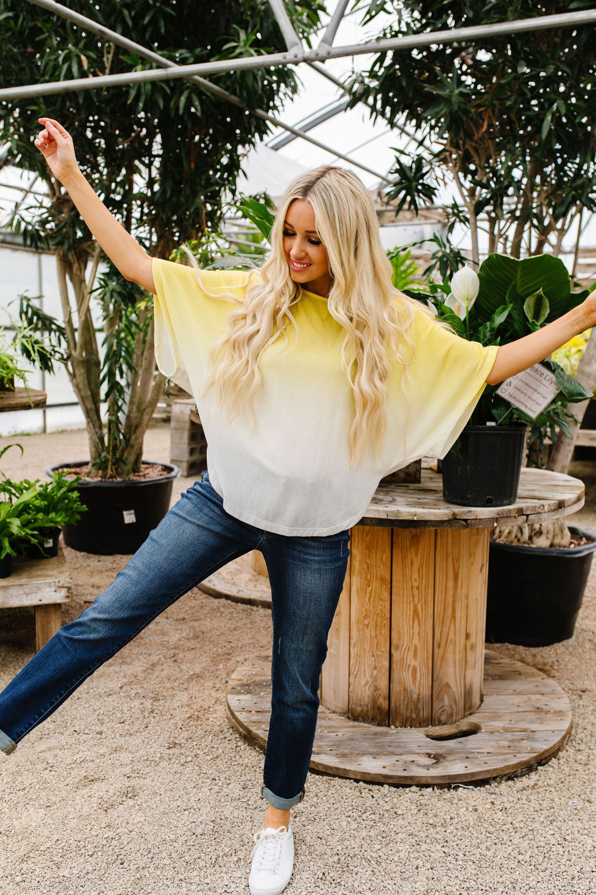 Middle Ground Ombre Top In Yellow