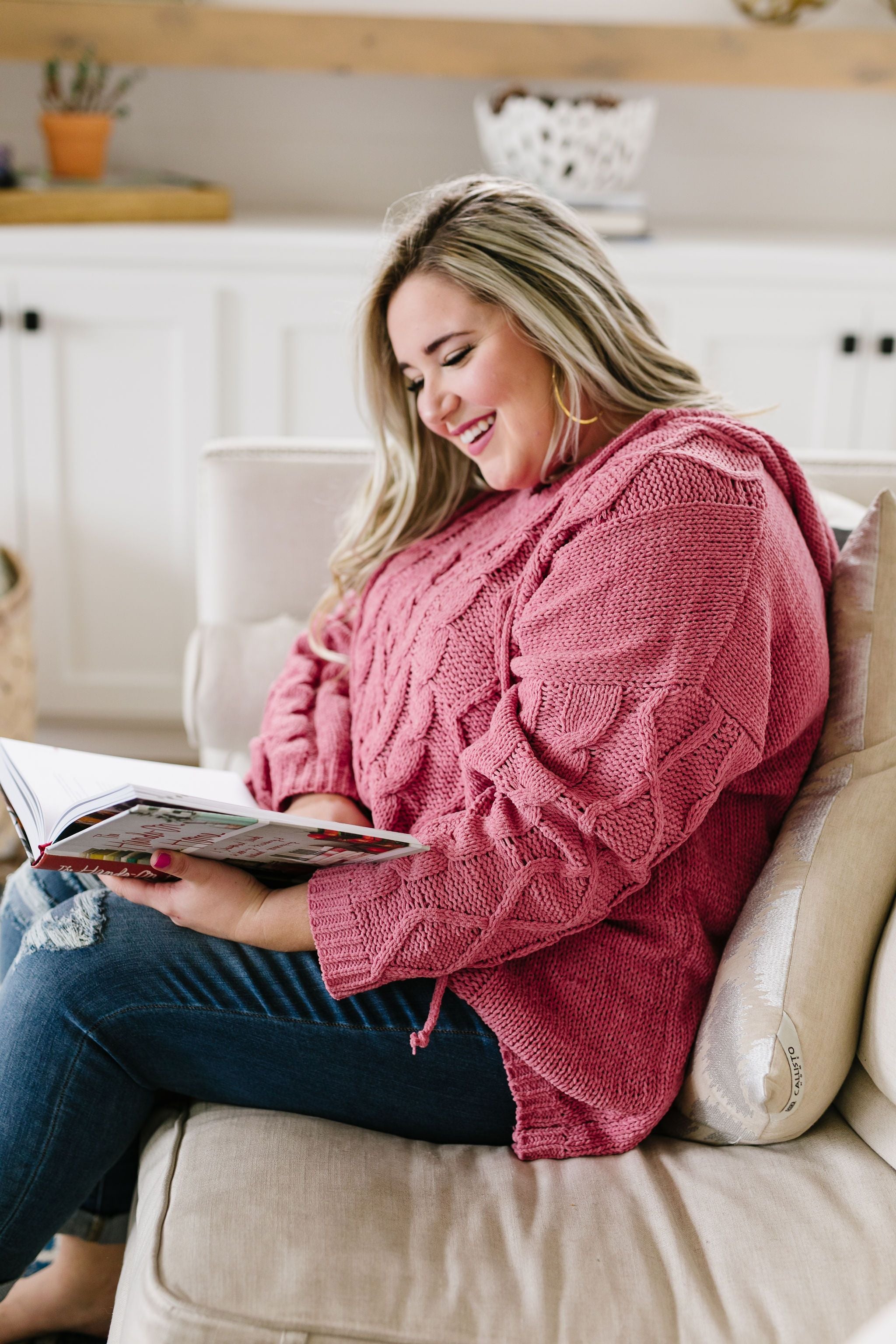 Nantucket Hooded Cable Knit Sweater In Salmon