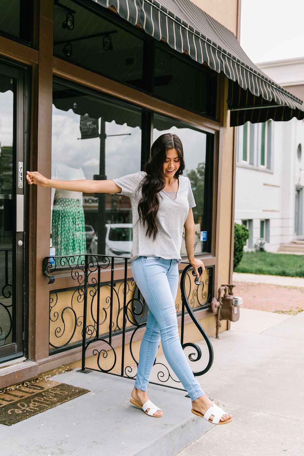 Peekaboo Lace Tee In Gray