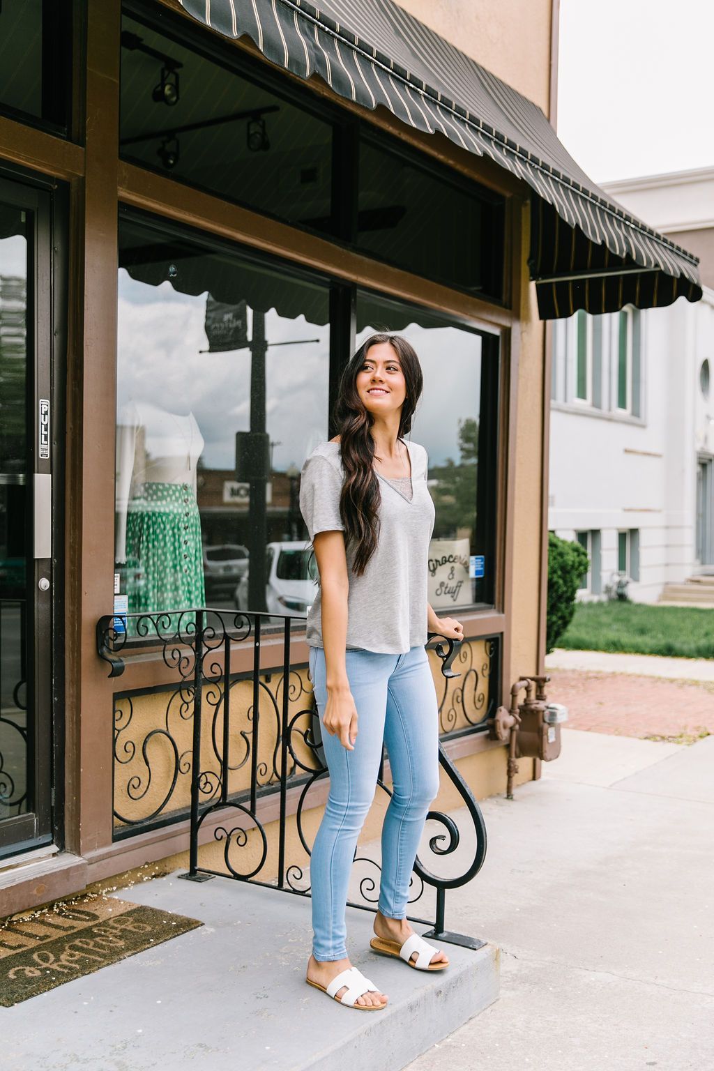 Peekaboo Lace Tee In Gray