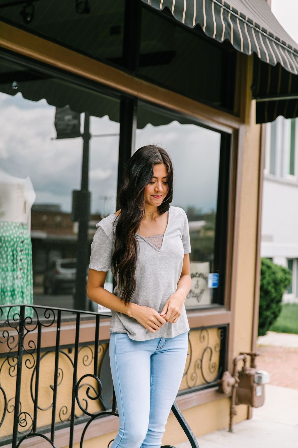 Peekaboo Lace Tee In Gray