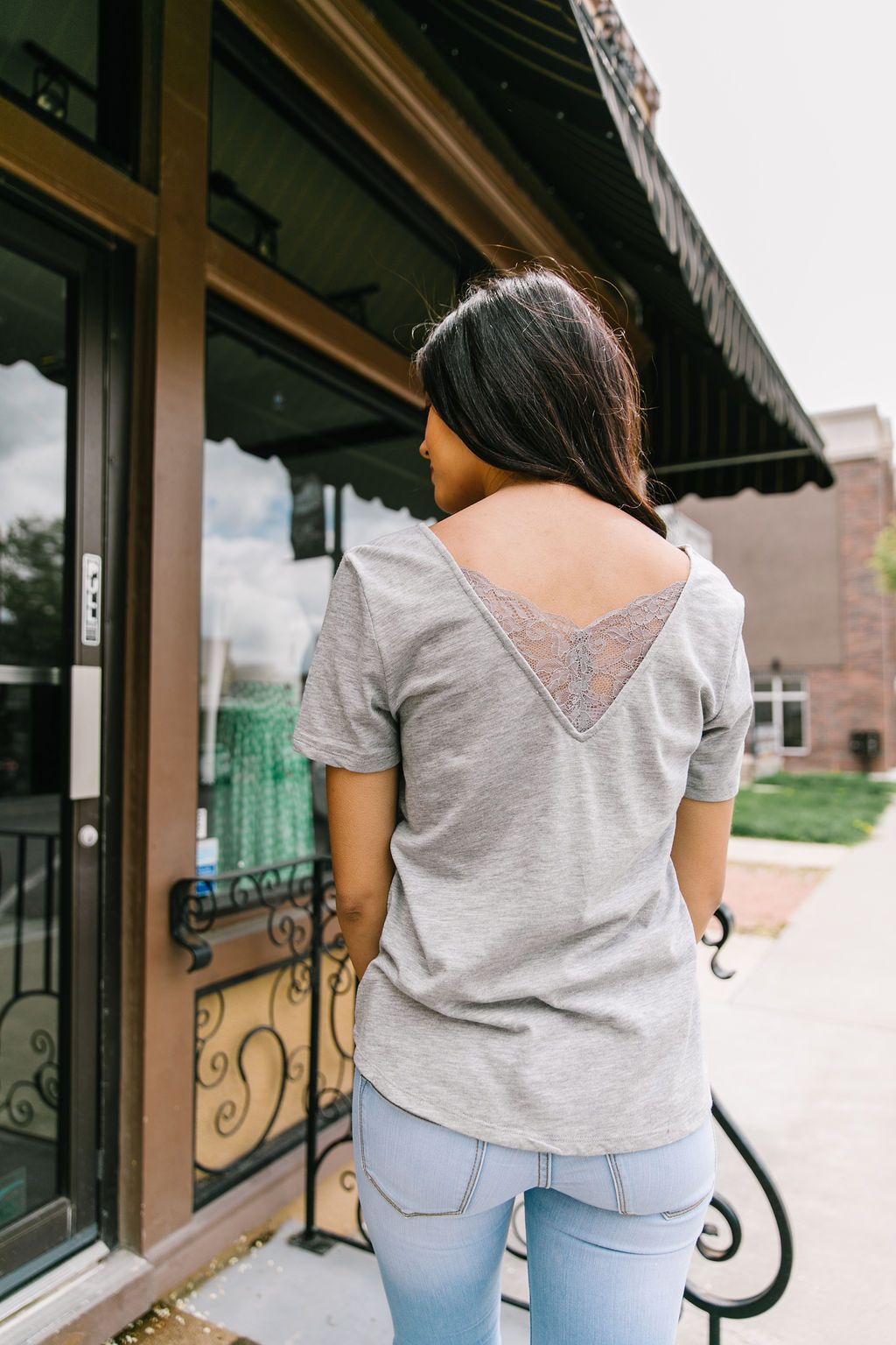 Peekaboo Lace Tee In Gray