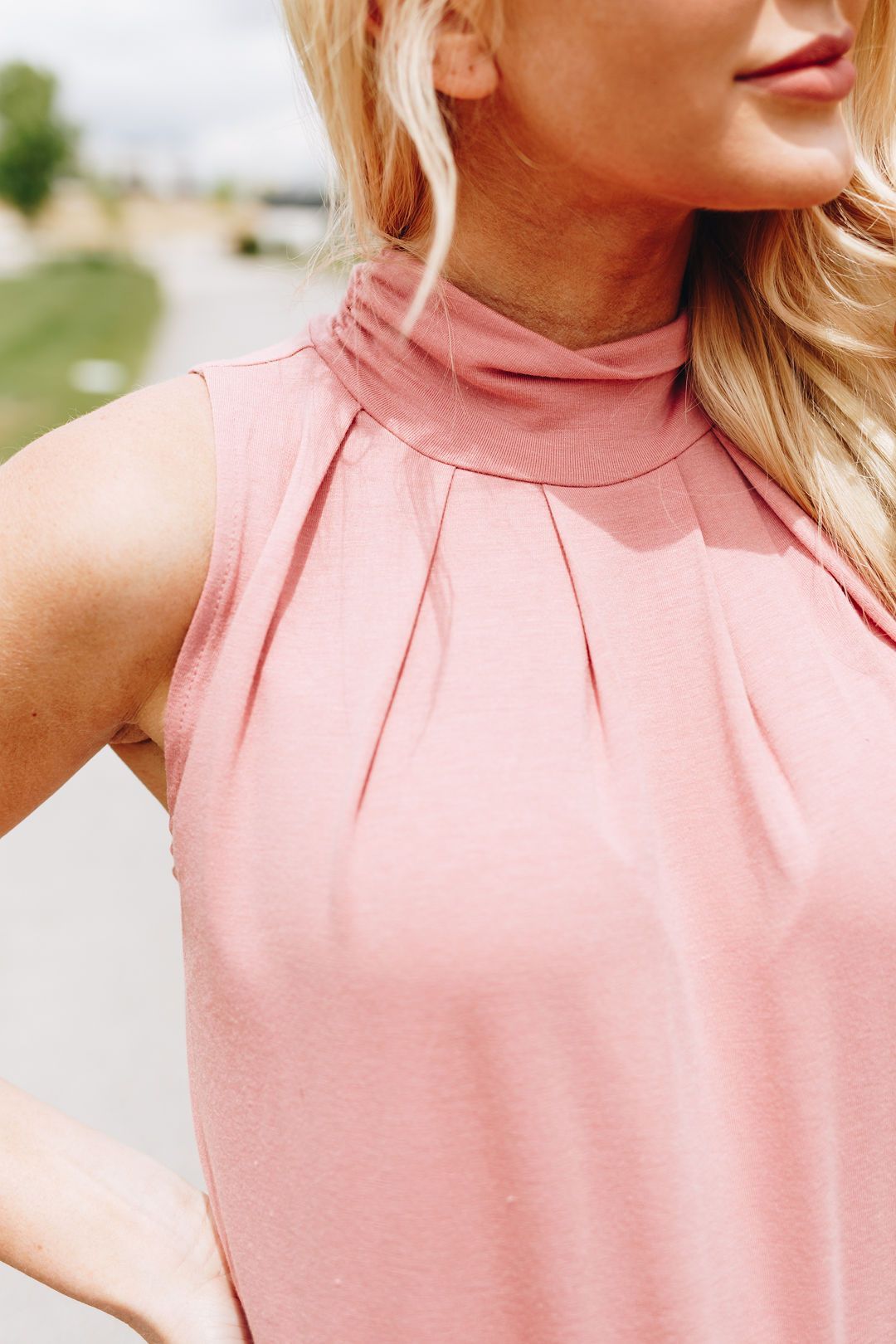 Pleats A Plenty Sleeveless Top In Dusty Rose