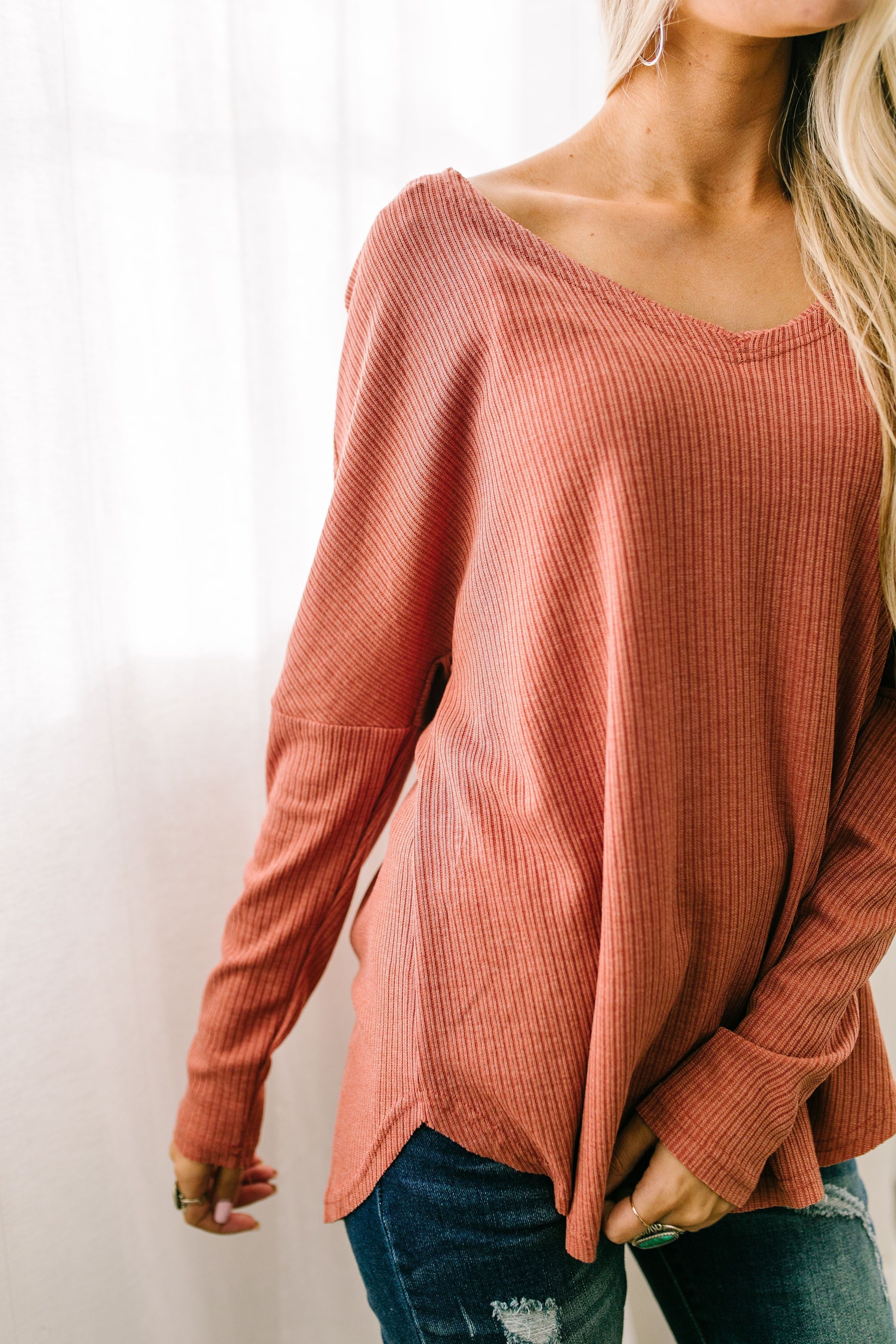 Ridley Ribbed Knit V-Neck Top In Pale Pumpkin - ALL SALES FINAL