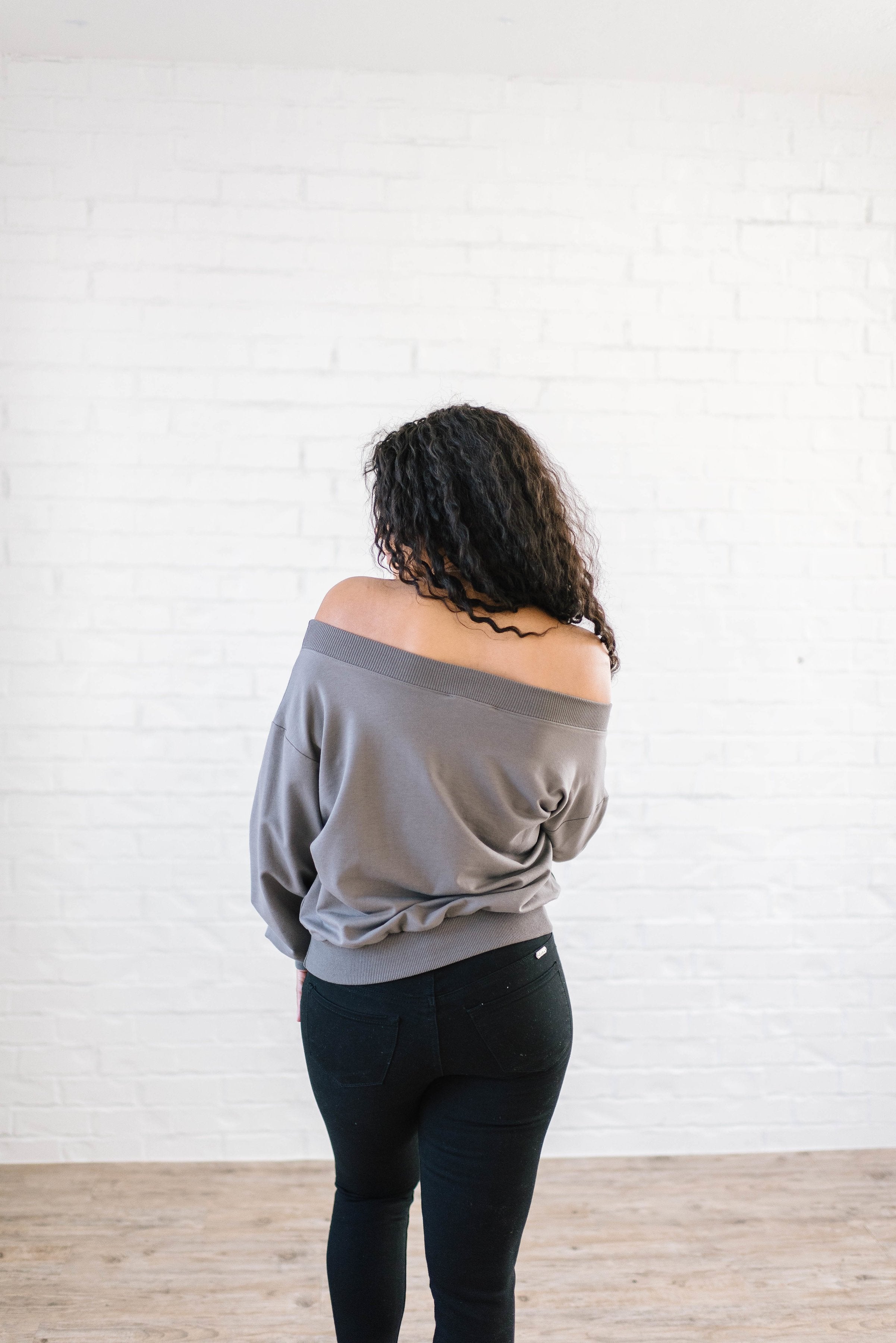 Shandra Shoulders in Gray