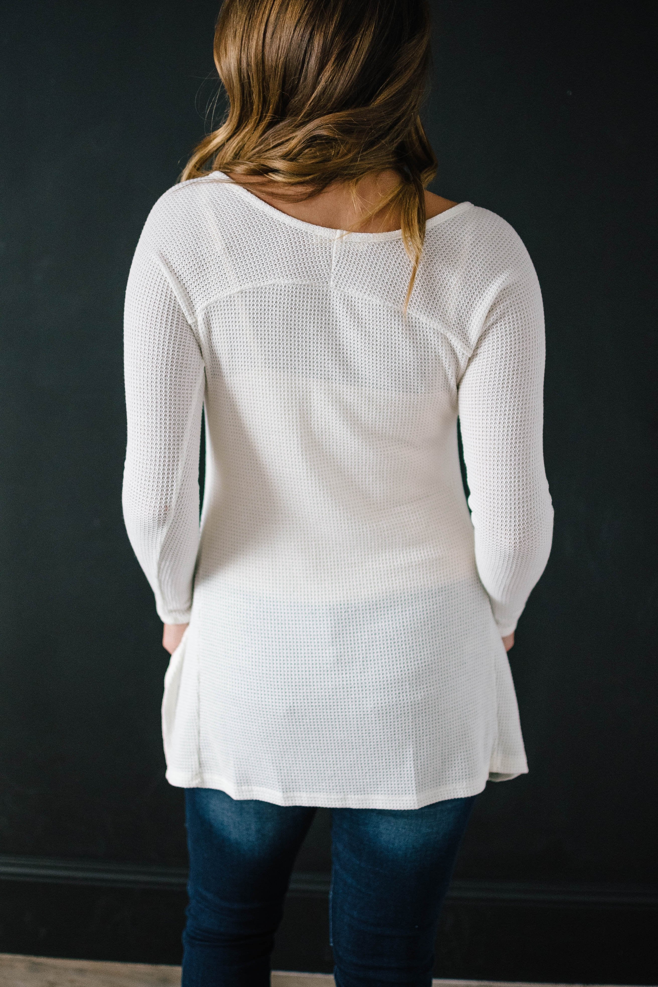 Willow Woven Shark Bite Top in Cream